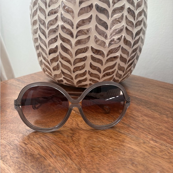 Chloé Black Sunglasses - Picture 5 of 5